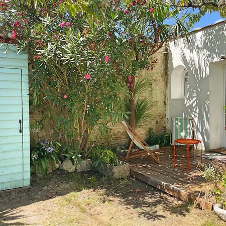 Maison De Charme Avec Jardin - A 10mn A Velo Nyaraló