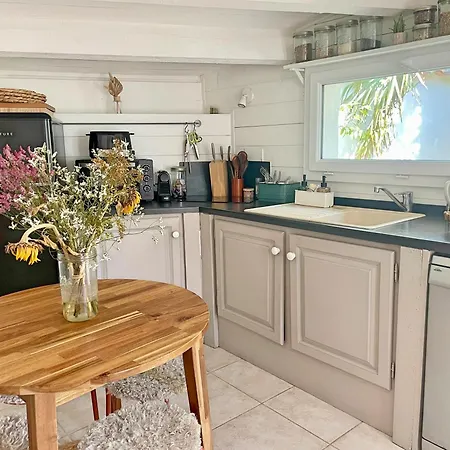 Maison De Charme Avec Jardin - A 10mn A Velo Nyaraló *